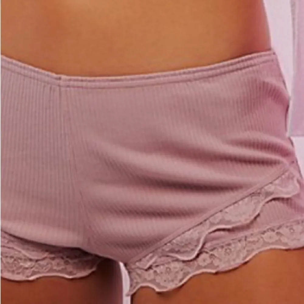 NWOT Free People Classic Twist Shorties Lounging Ribbed Lace Scalloped M Low